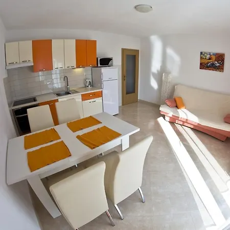 Kristian Apartment *