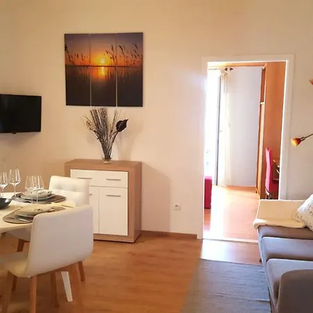 Kristian Apartman Bol